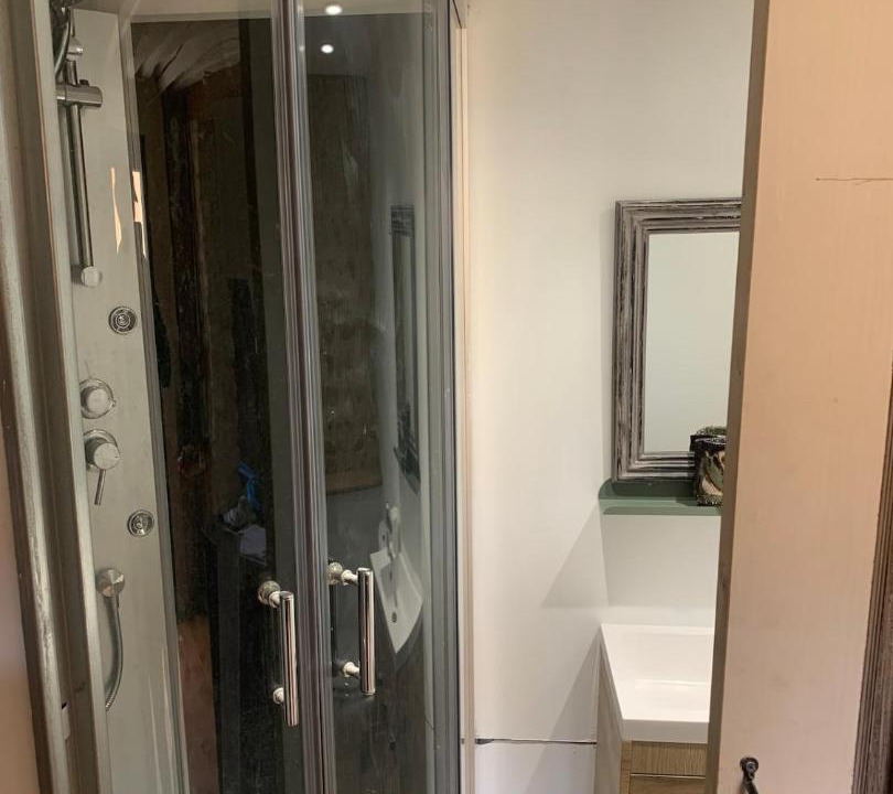 Photo of Bathroom in Aufferville