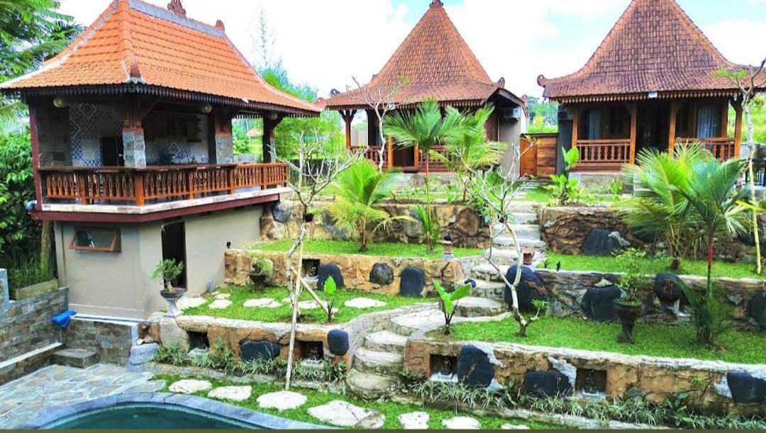 Photo of Others in Sambahan