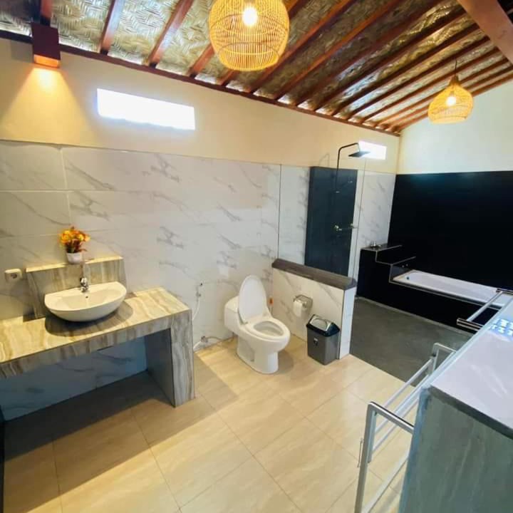 Photo of Bathroom in Sambahan
