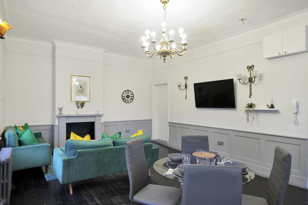 Photo of Others in Chiswick