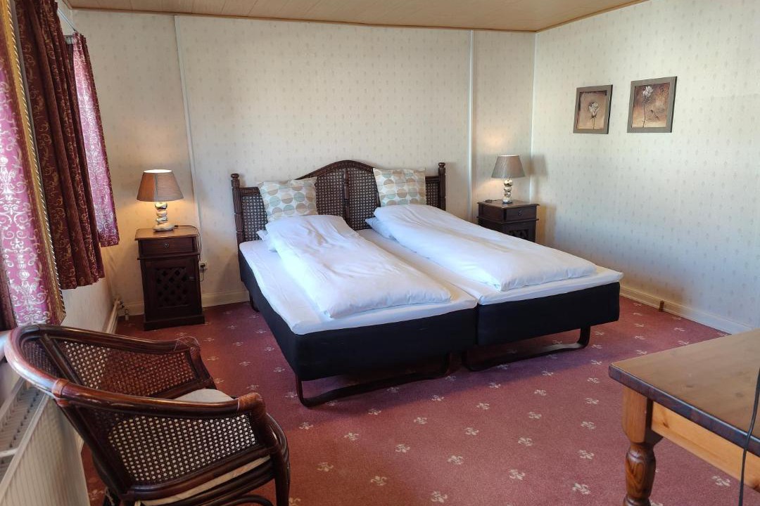 Photo of Others in Sonder Omme