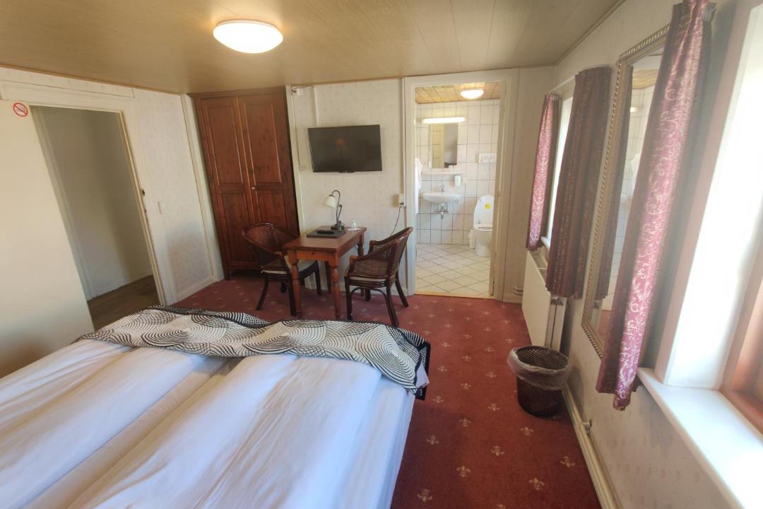 Photo of Others in Sonder Omme