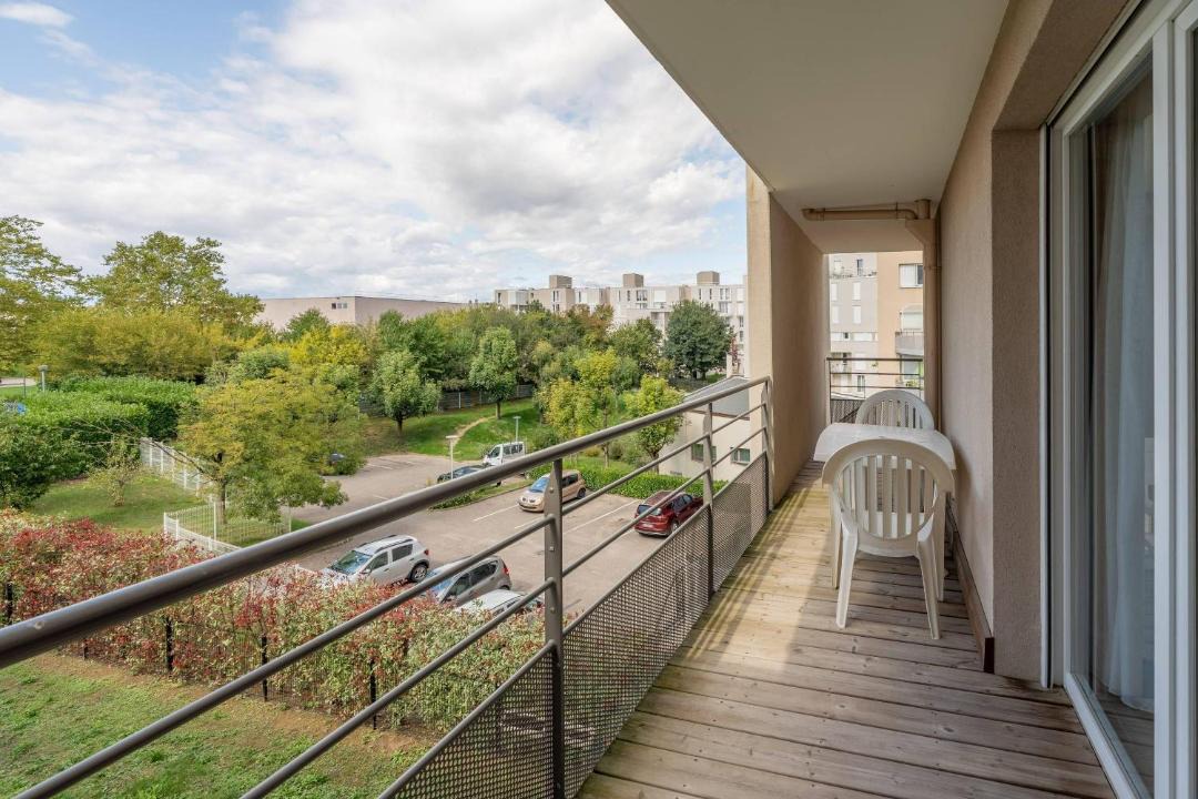 Photo of Patio Balcony in L'Isle-d'Abeau