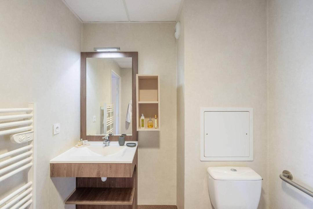 Photo of Bathroom in L'Isle-d'Abeau