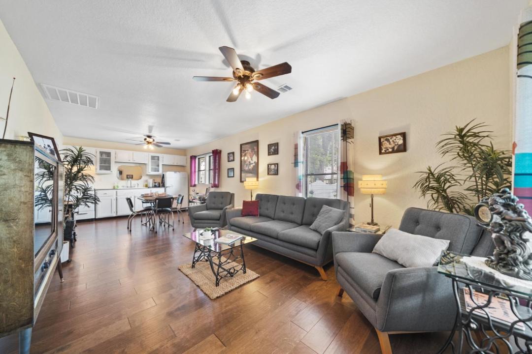 Photo of Livingroom in Russellville