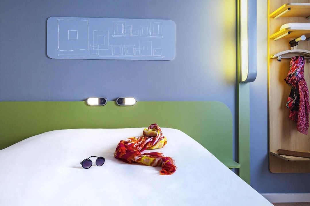 Photo of Others in Sens