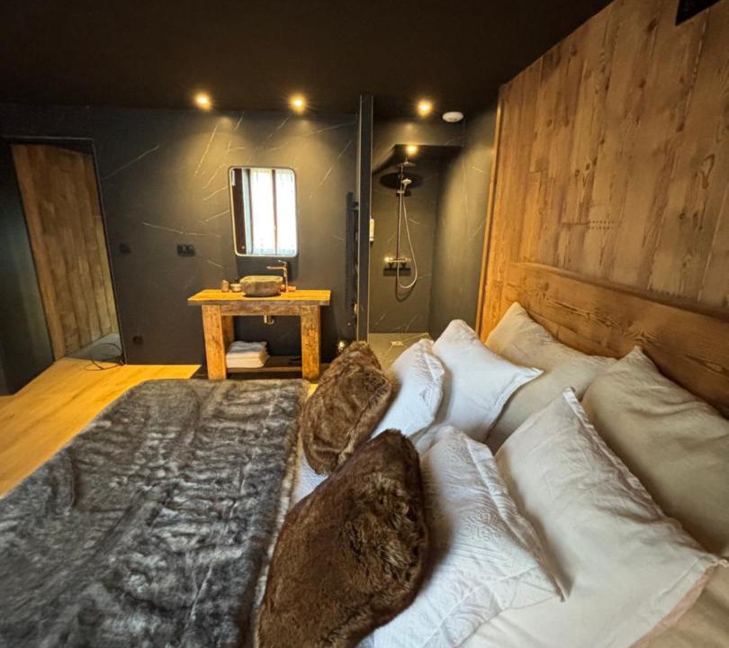 Photo of Others in Bonnelles