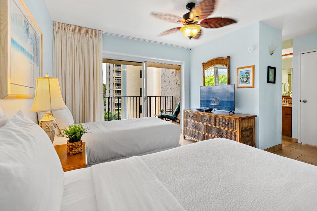 Photo of Others in Kahana