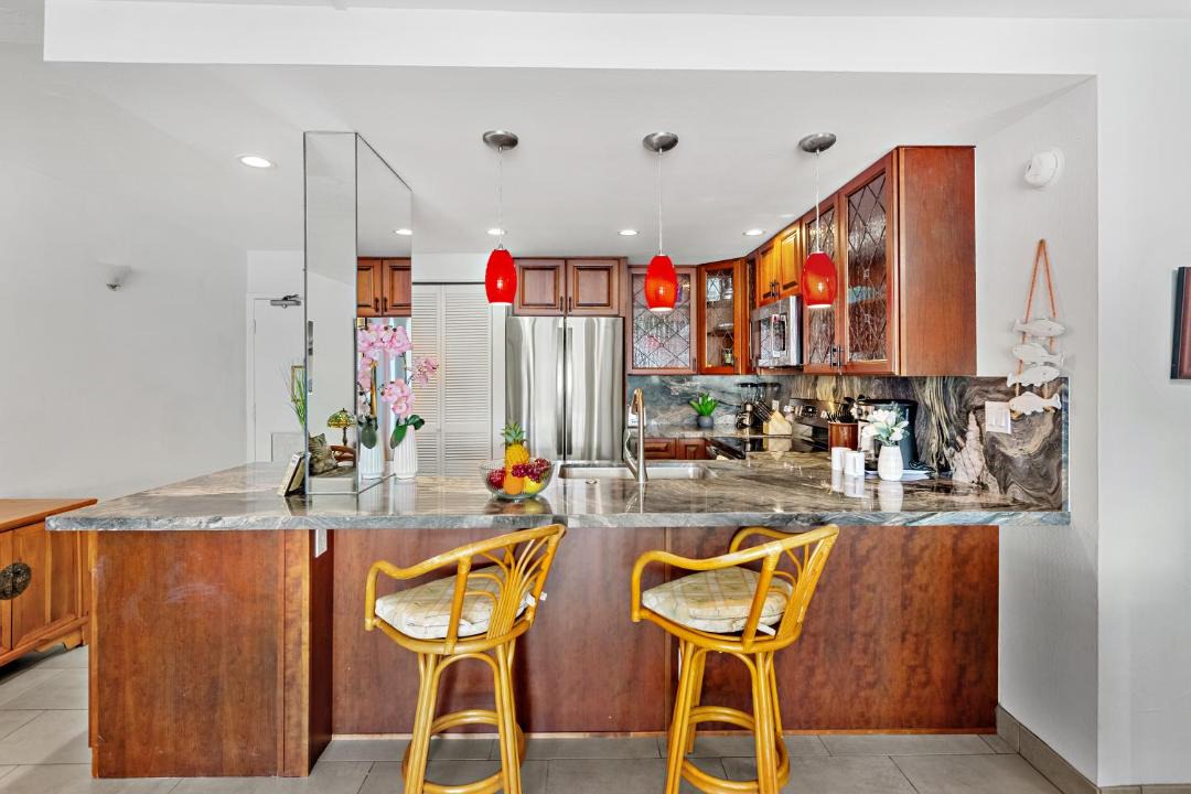 Photo of Others in Kahana