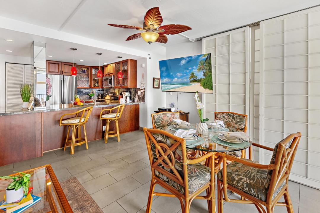 Photo of Others in Kahana