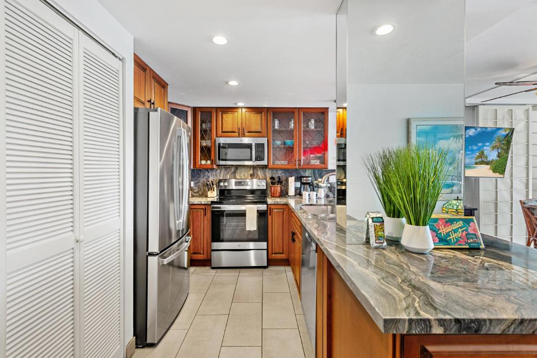 Photo of Others in Kahana