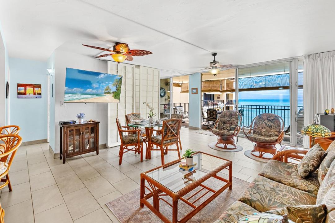 Photo of Others in Kahana