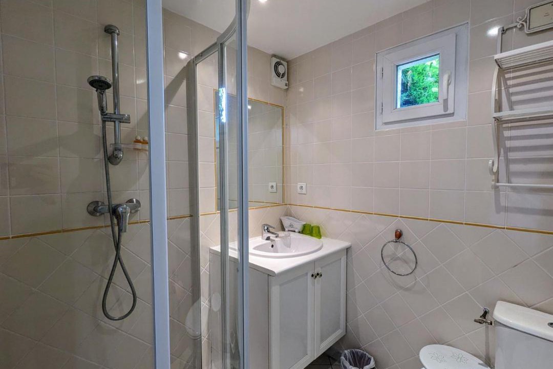 Photo of Bathroom in Azay-le-Ferron