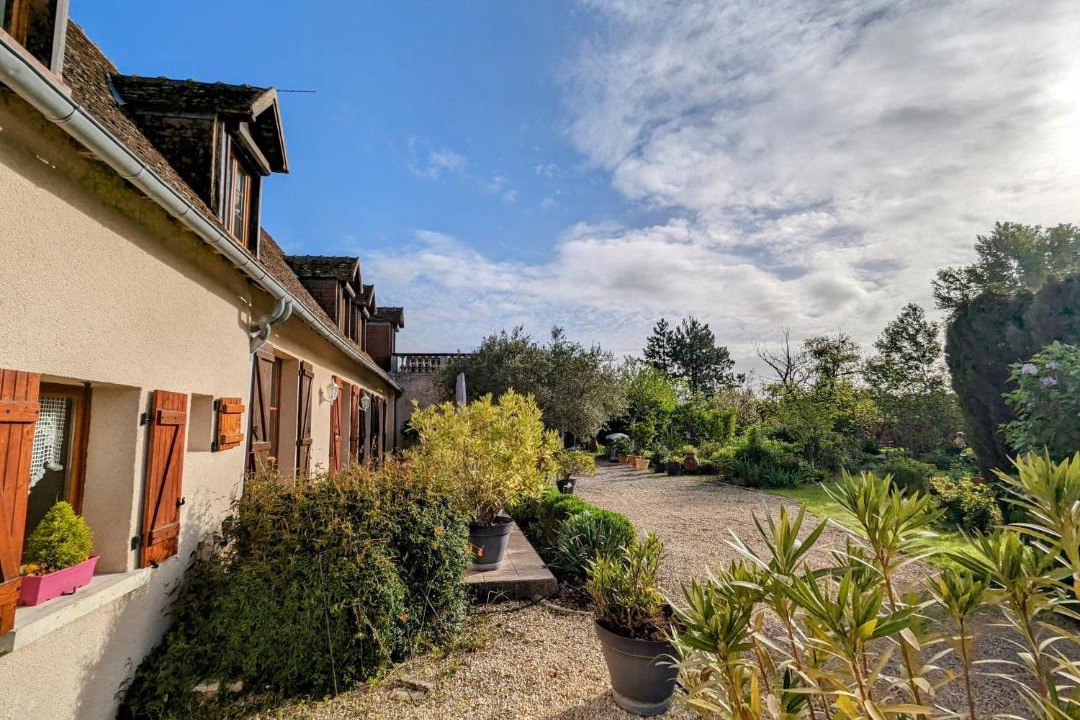 Photo of Others in Azay-le-Ferron