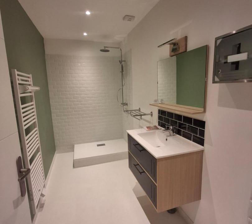 Photo of Others in Avallon