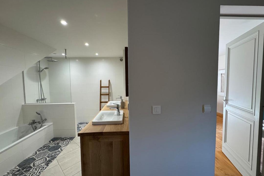 Photo of Others in Monteton