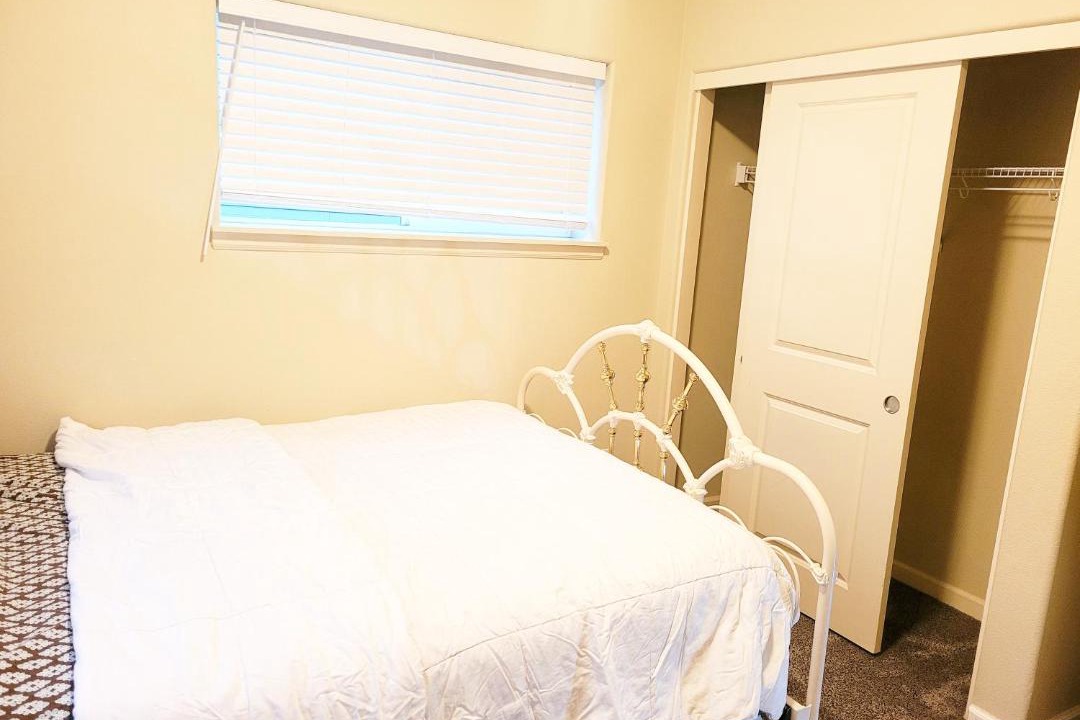 Photo of Bedroom in Aloha