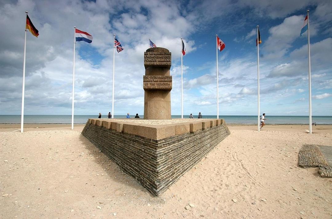 Photo of Others in Bernieres-sur-Mer