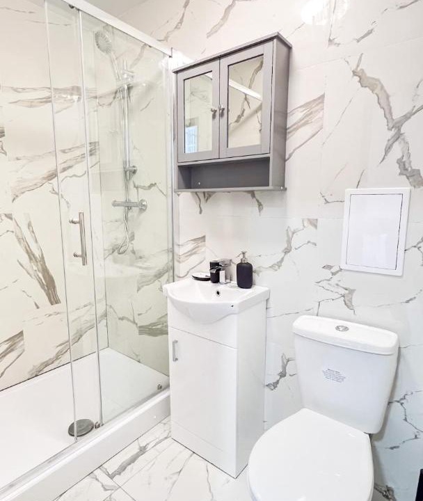 Photo of Bathroom in Canons