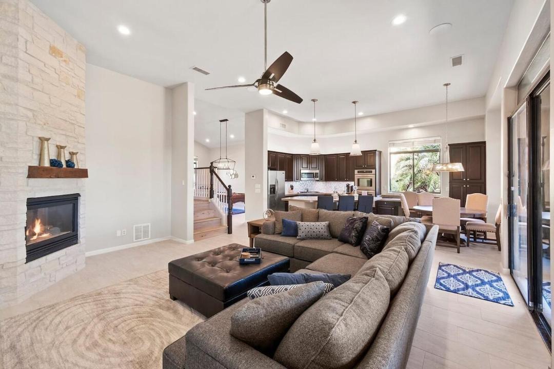 Photo of Livingroom in Desert Ridge