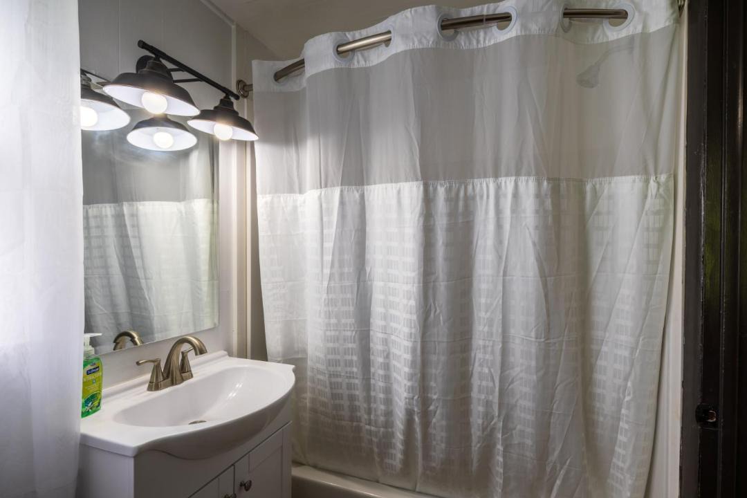 Photo of Bathroom in McArthur