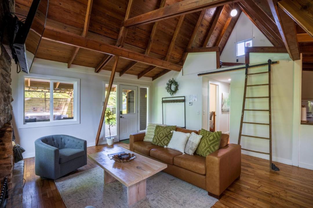 Photo of Others in Rockbridge