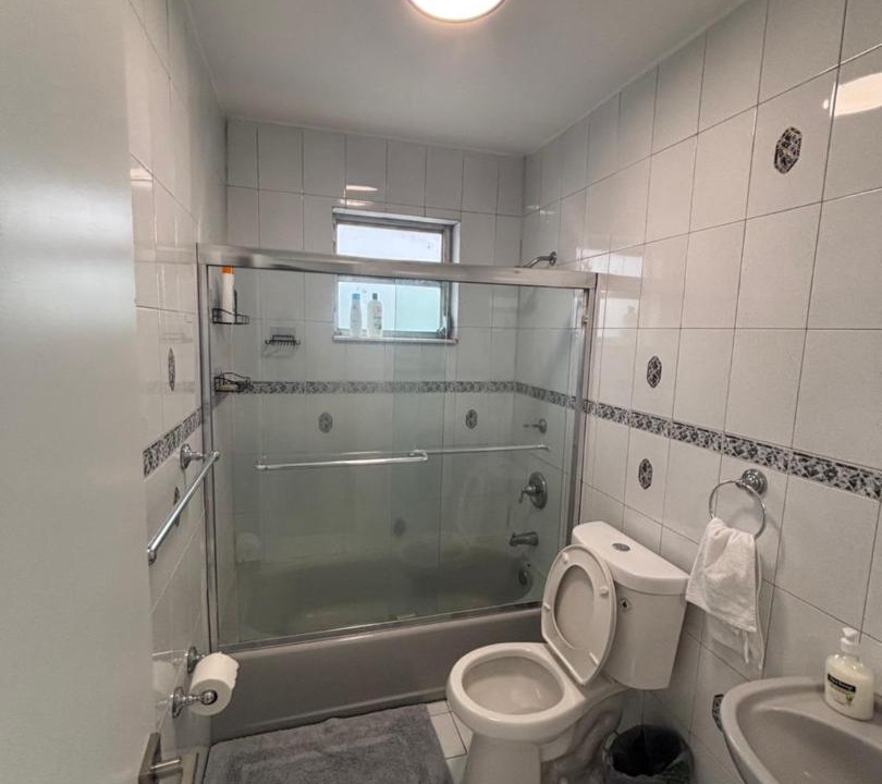 Photo of Bathroom in Coral Way