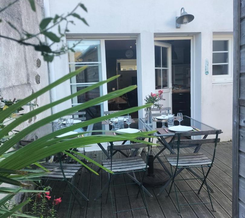 Photo of Others in Le Palais