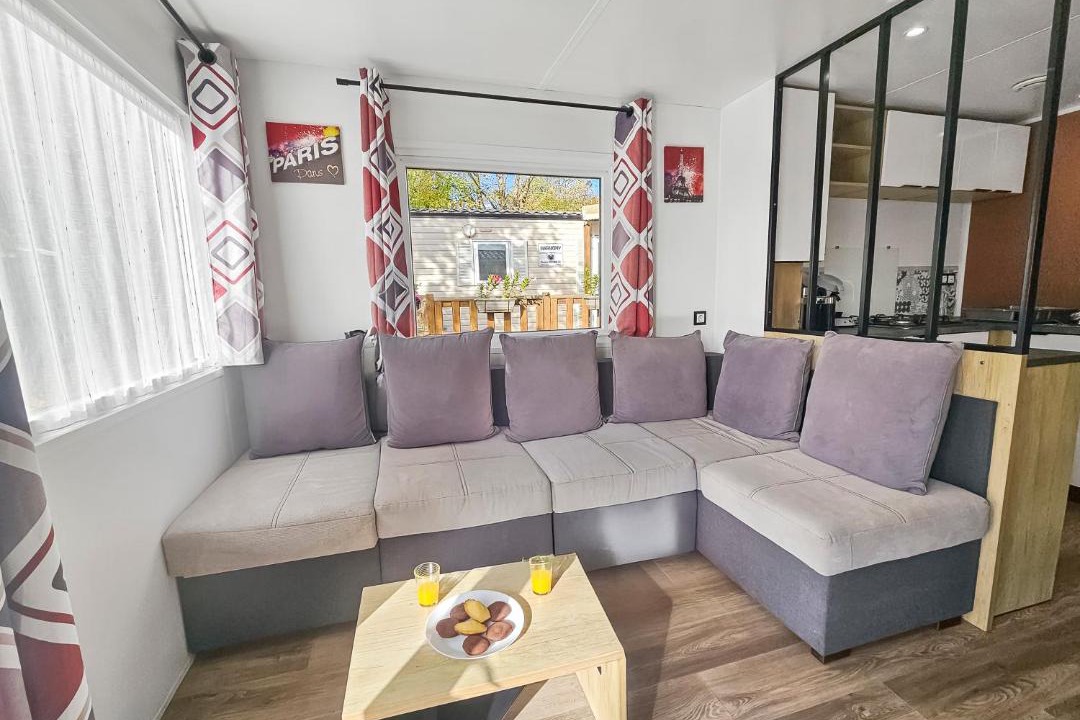 Photo of Others in Litteau