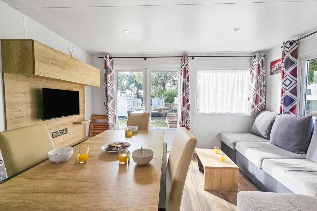 Photo of Others in Litteau