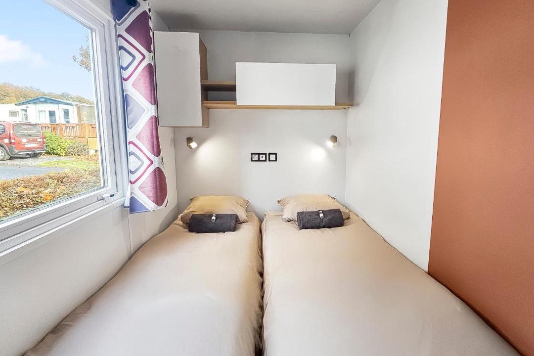 Photo of Others in Litteau