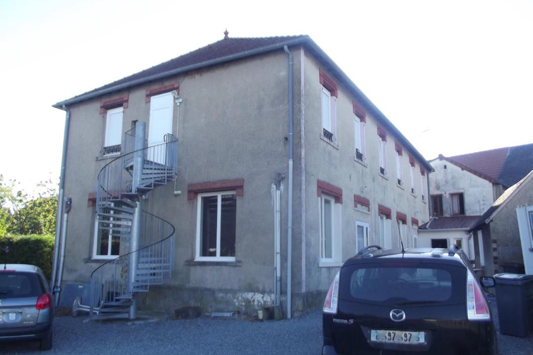 Photo of Others in La Machine