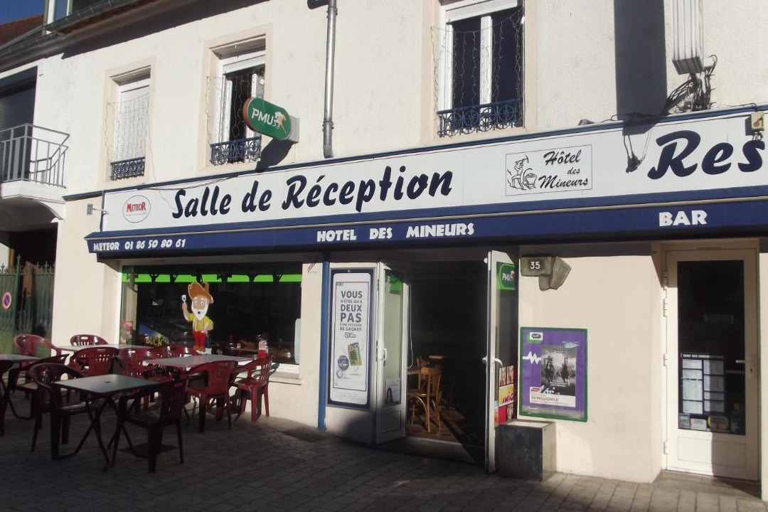 Photo of Others in La Machine