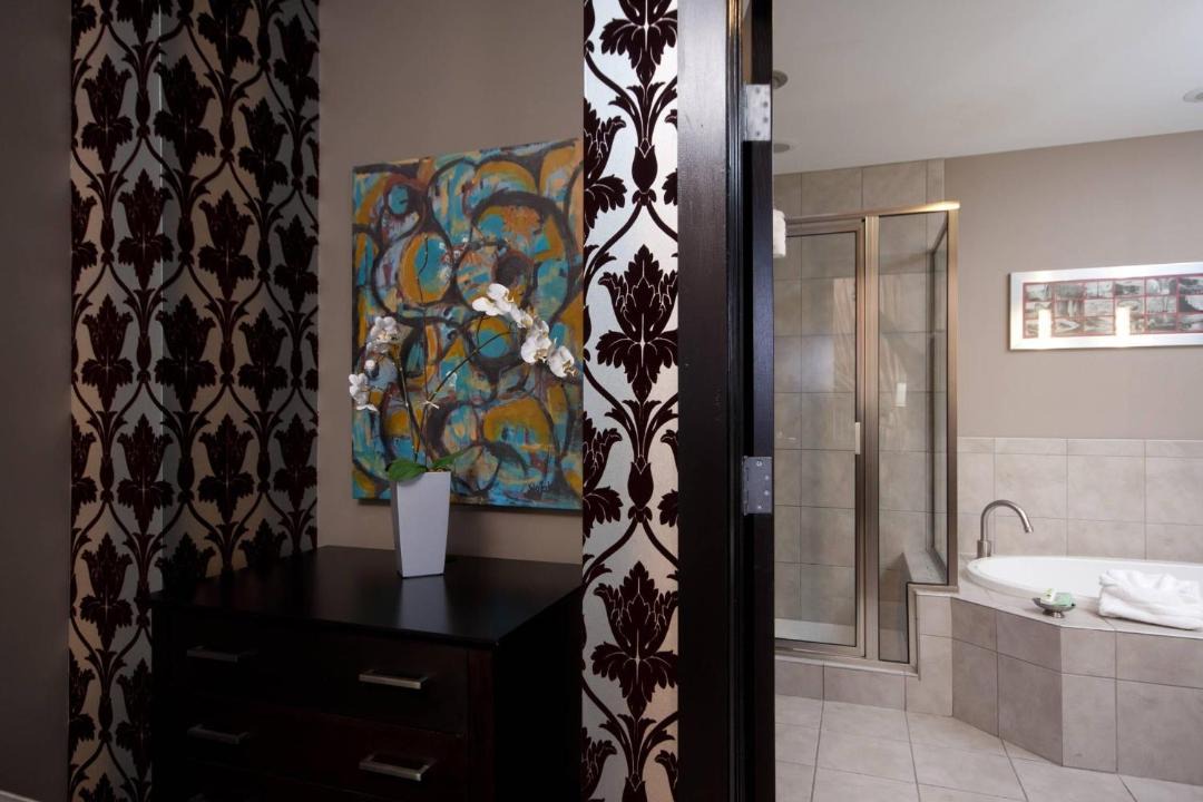Photo of Bathroom in Downtown Niagara Falls