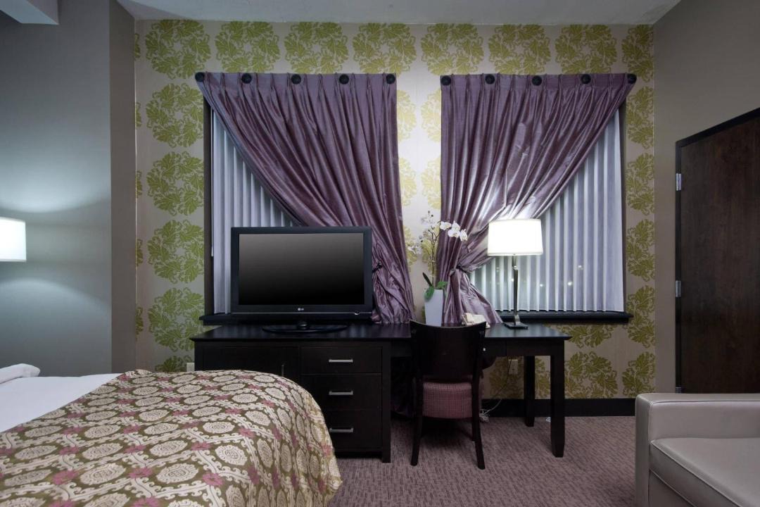 Photo of Bedroom in Downtown Niagara Falls