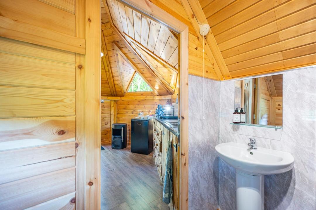Photo of Bathroom in Llanvair Kilgeddin