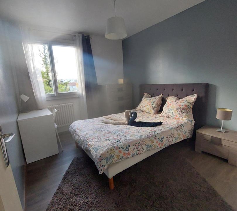 Photo of Bedroom in Vaulx En Velin Village