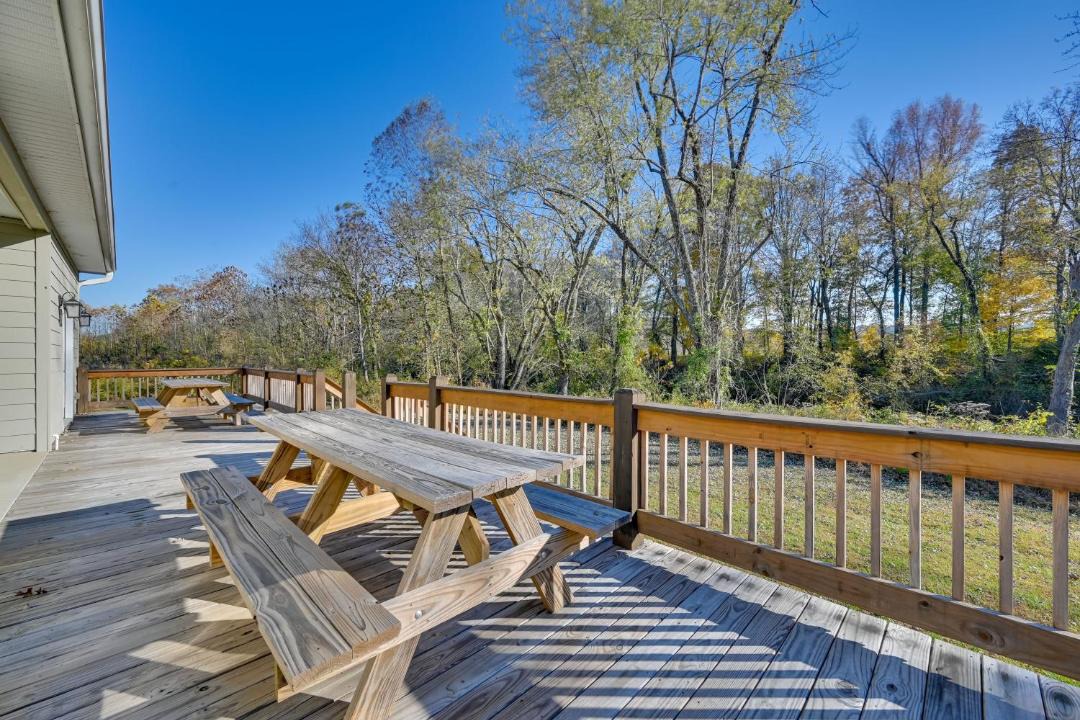 Photo of Patio Balcony in Falls of Rough