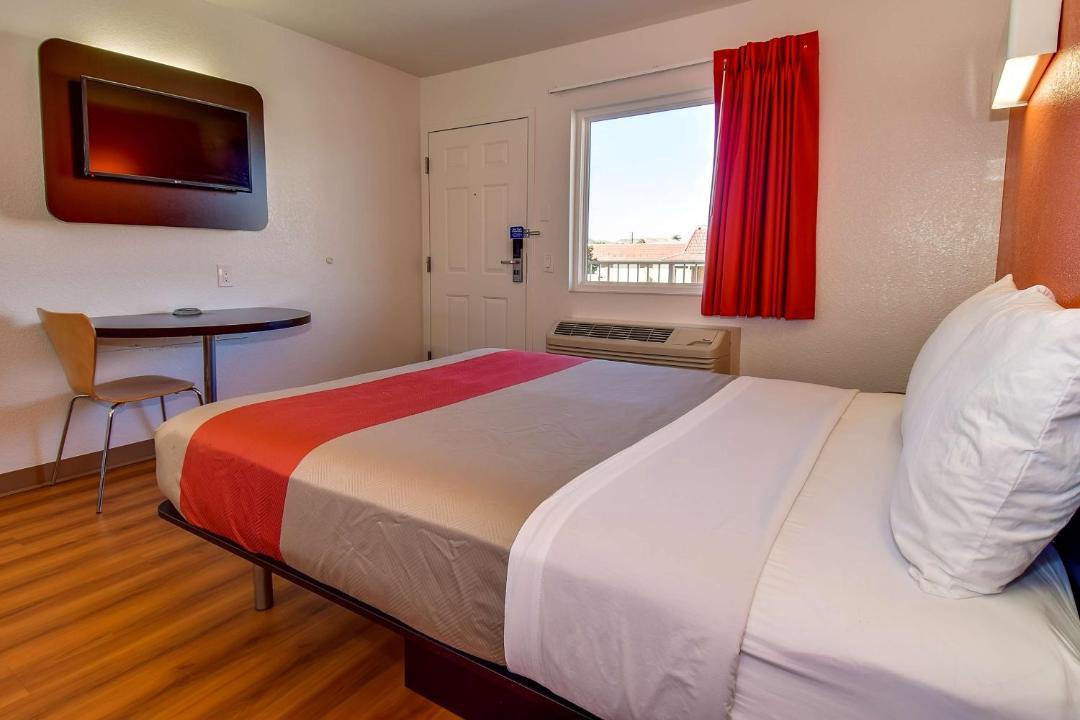 Photo of Bedroom in La Sierra