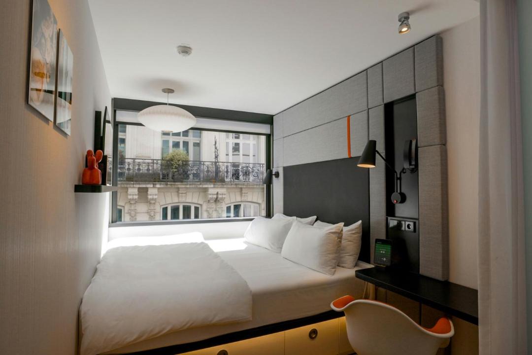 Photo of Bedroom in 2nd Arrondissement