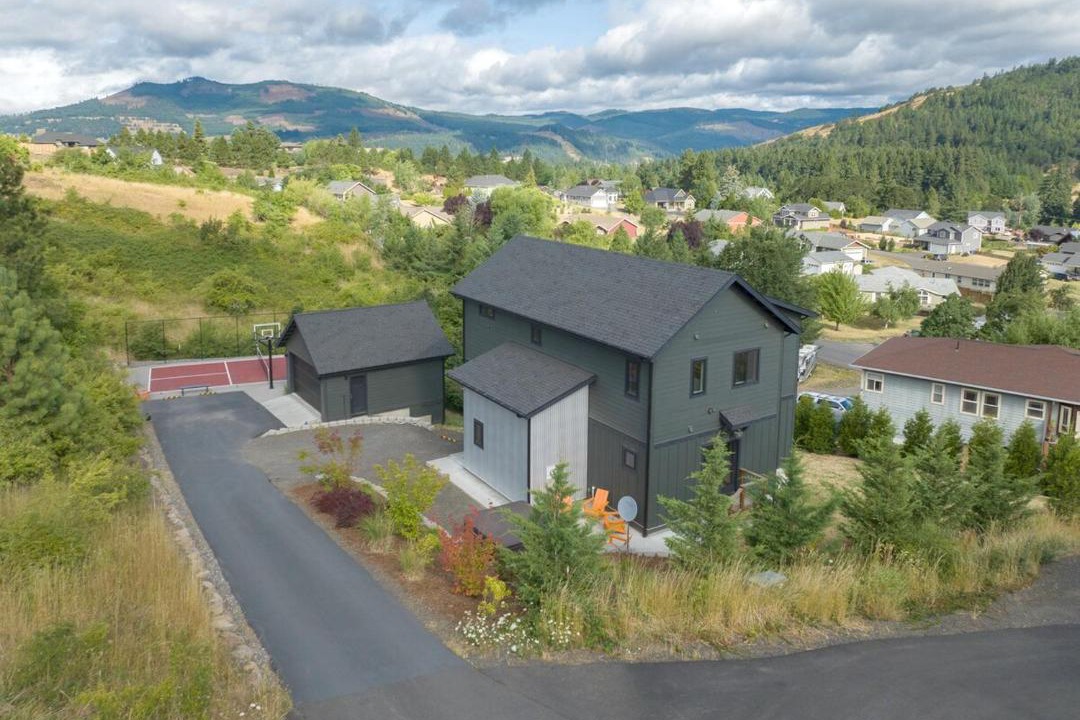Photo of Others in White Salmon