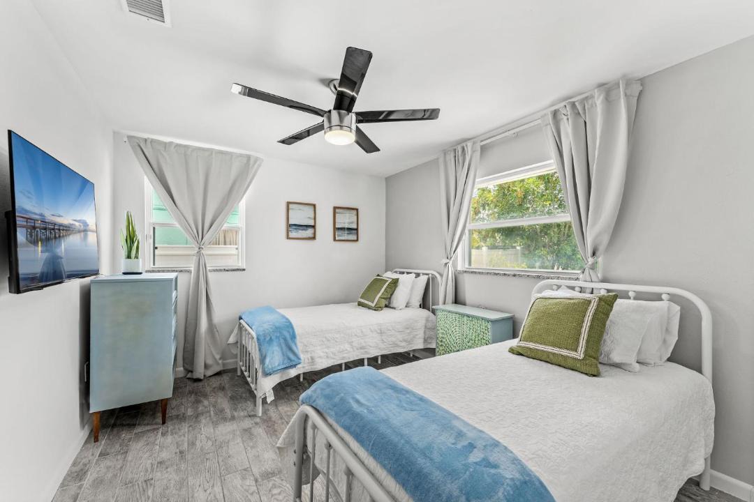 Photo of Bedroom in Golden Beach Estates