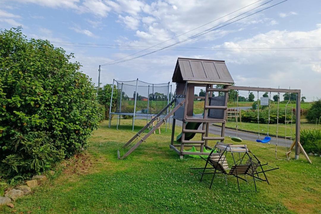 Photo of Others in Guitte