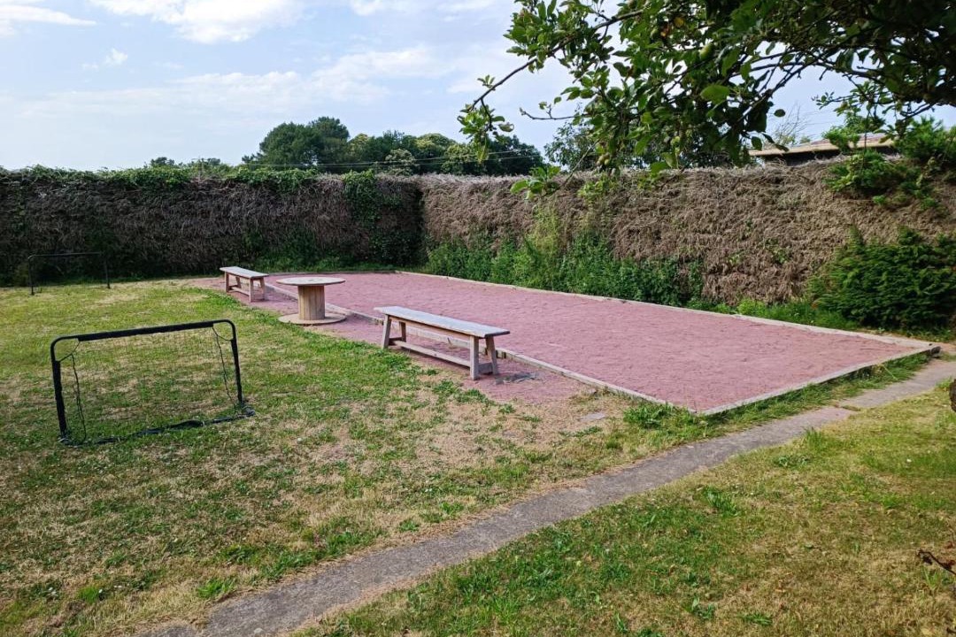 Photo of Others in Guitte