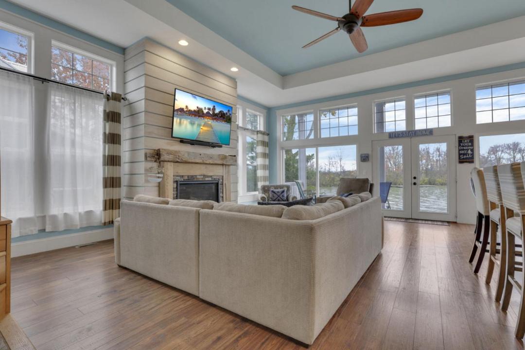 Photo of Livingroom in Buckeye Lake