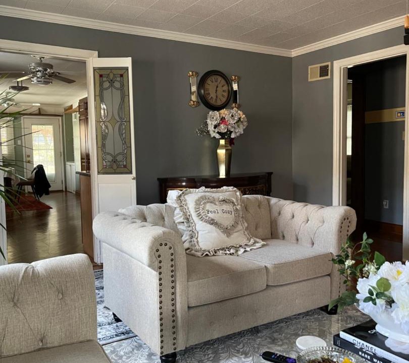 Photo of Livingroom in Airport Township