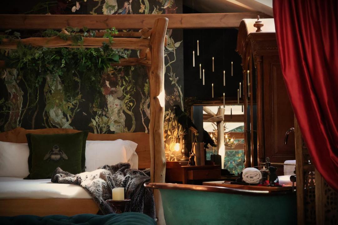 Photo of Others in Layer de la Haye