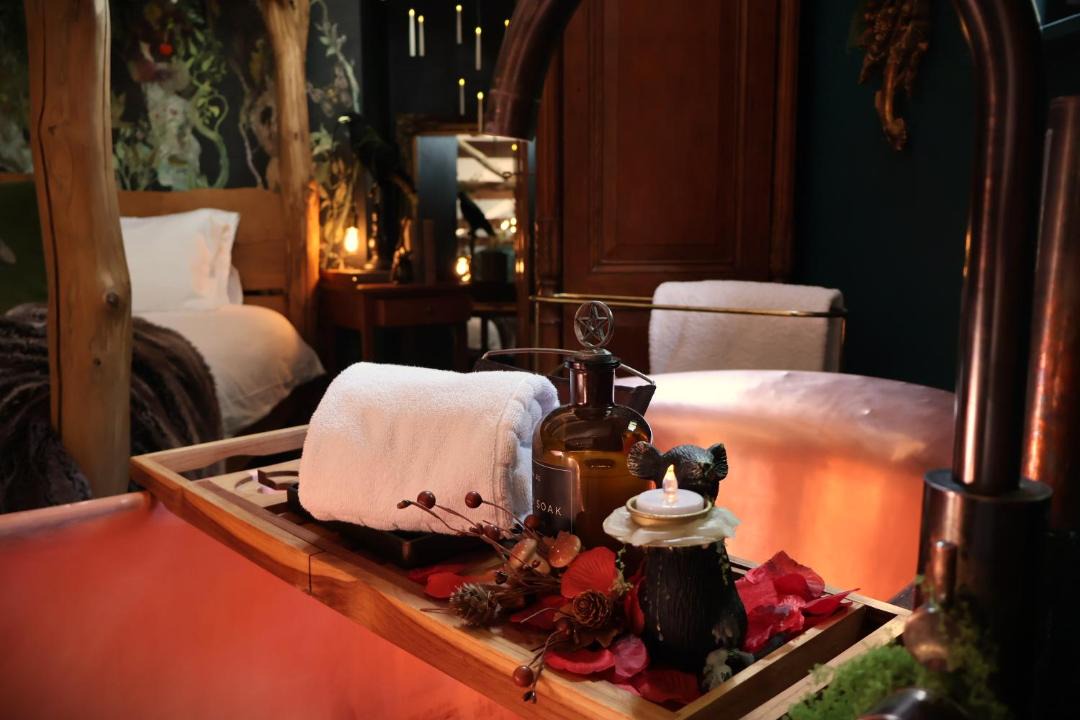 Photo of Others in Layer de la Haye