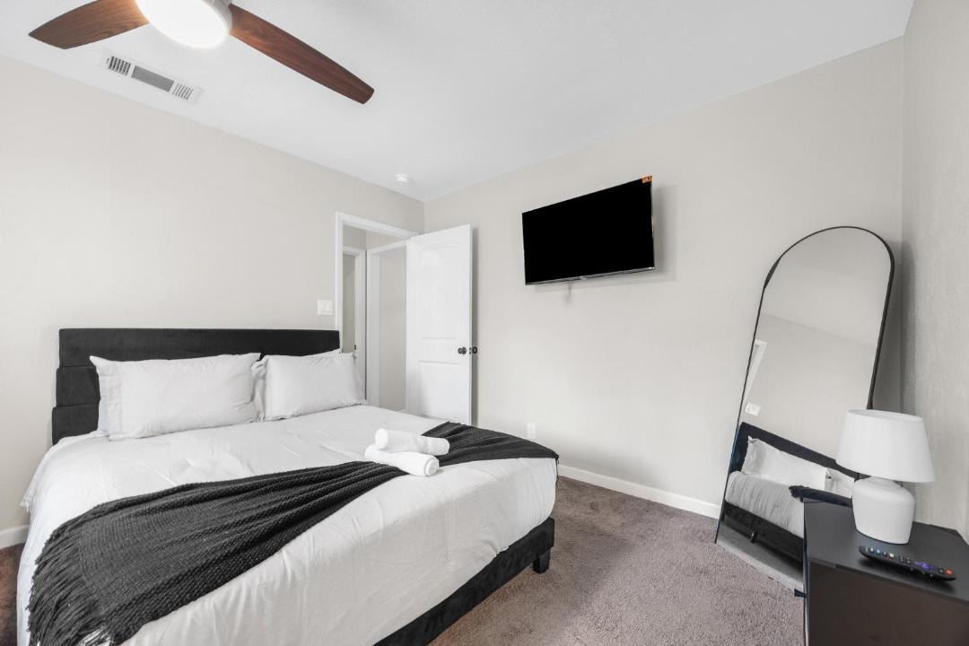 Photo of Bedroom in Forest North Estates