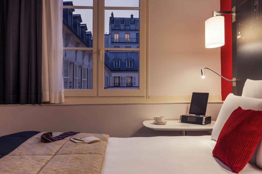 Photo of Others in Vivienne